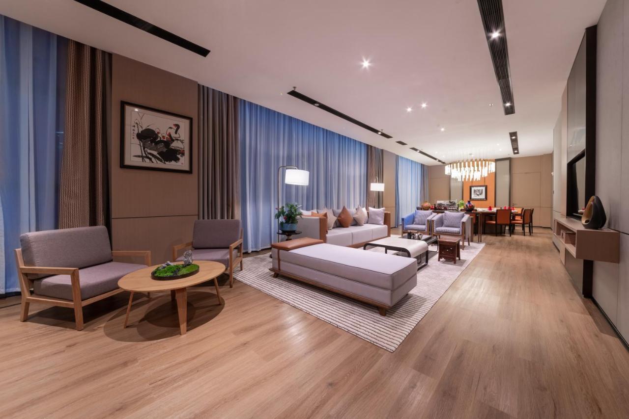 Holiday Inn Express Shenzhen Longhua By Ihg Eksteriør bilde
